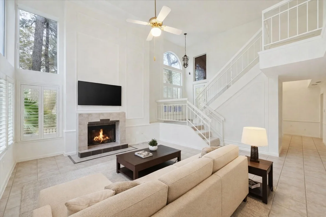 Photo of 12 Lakeridge Drive