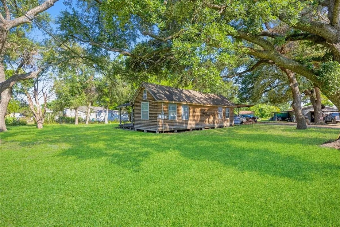 Photo of 3921 Almeda Genoa Road