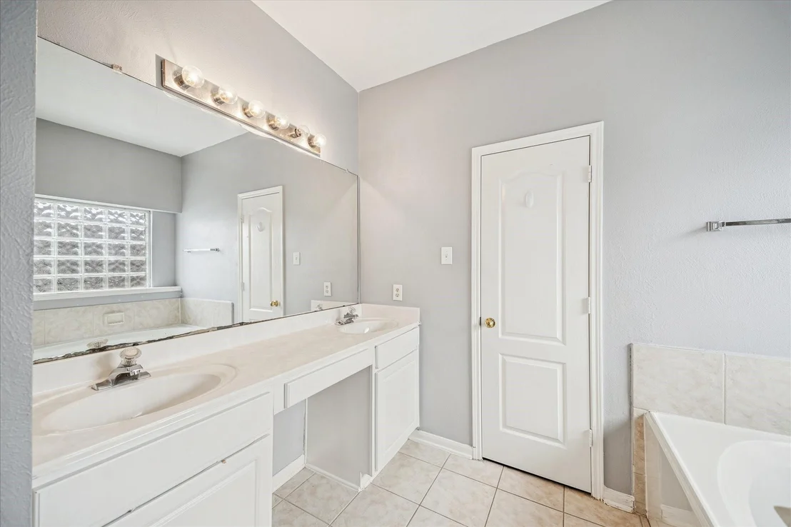 Photo of 17610 Forest Haven Trail