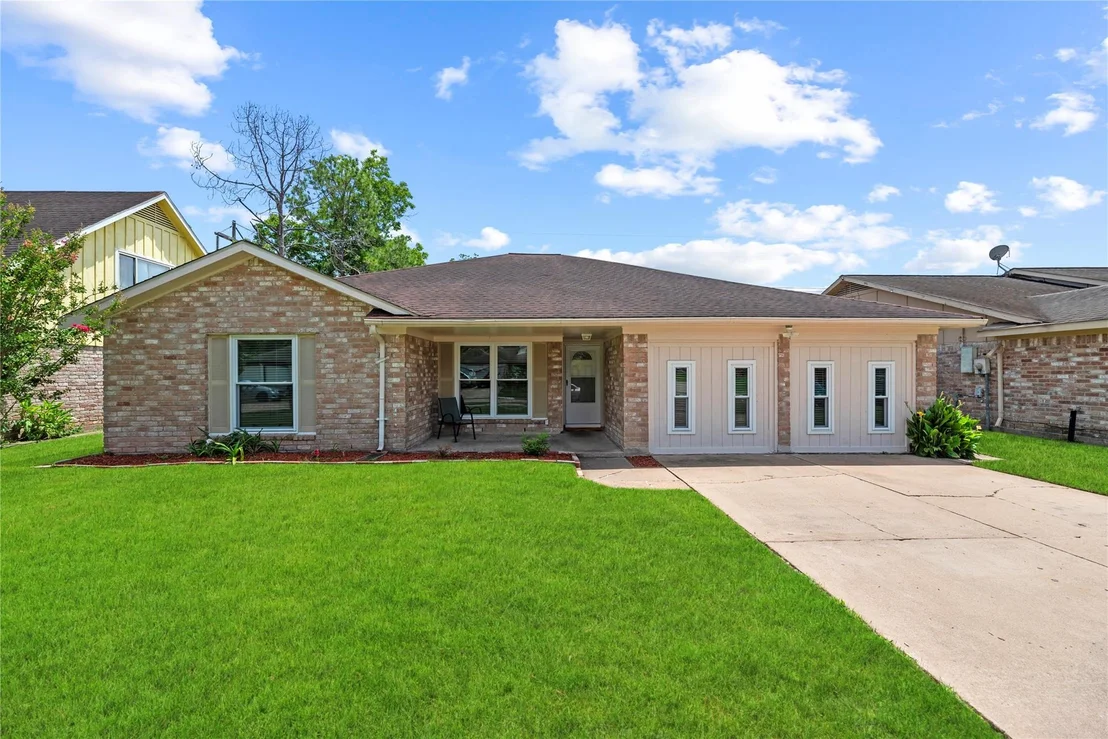 Photo of 12211 Pine Knoll Drive