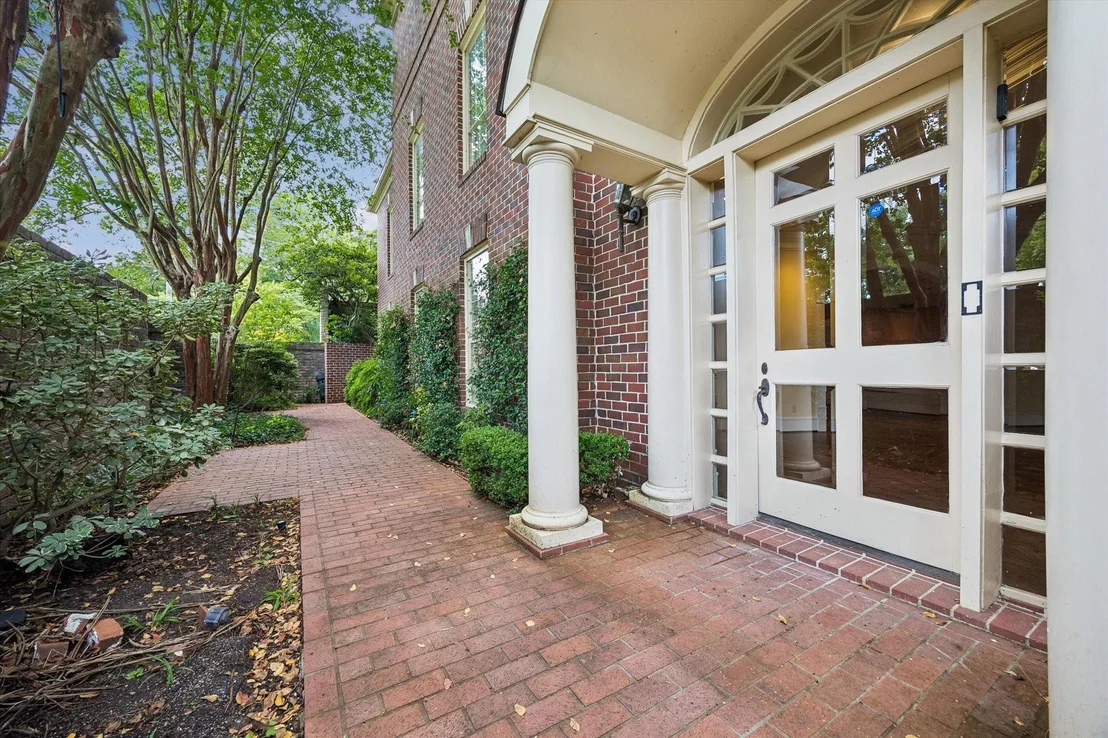 Photo of 1 Pine Briar Circle