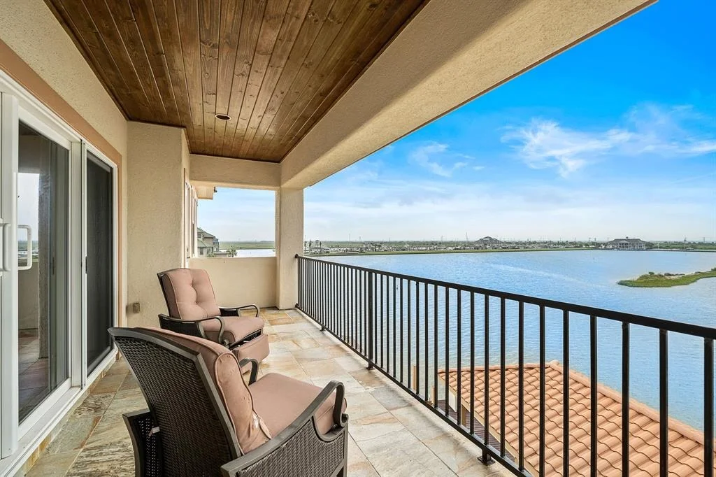 Photo of 21 Loggerhead
