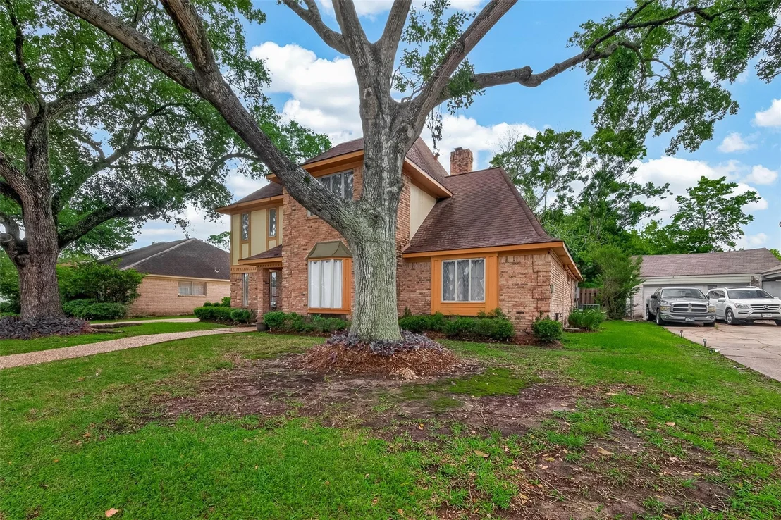 Photo of 6210 Claridge Drive