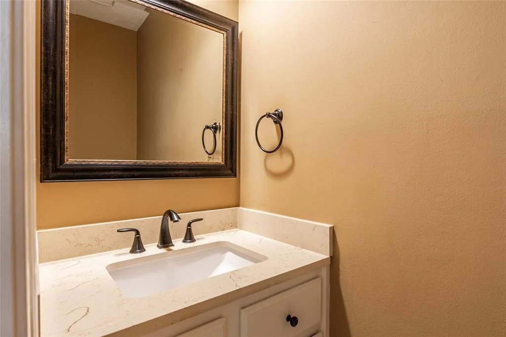 Photo of 15931 Manor Square Drive