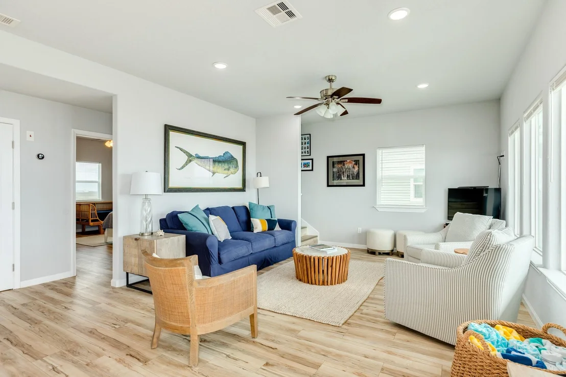 Photo of 2938 Bluewater Highway