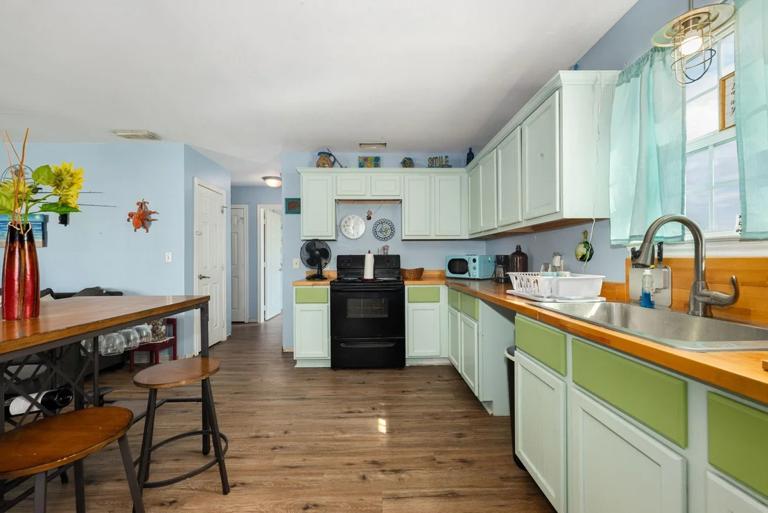 Photo of 1018 Dolphin Road