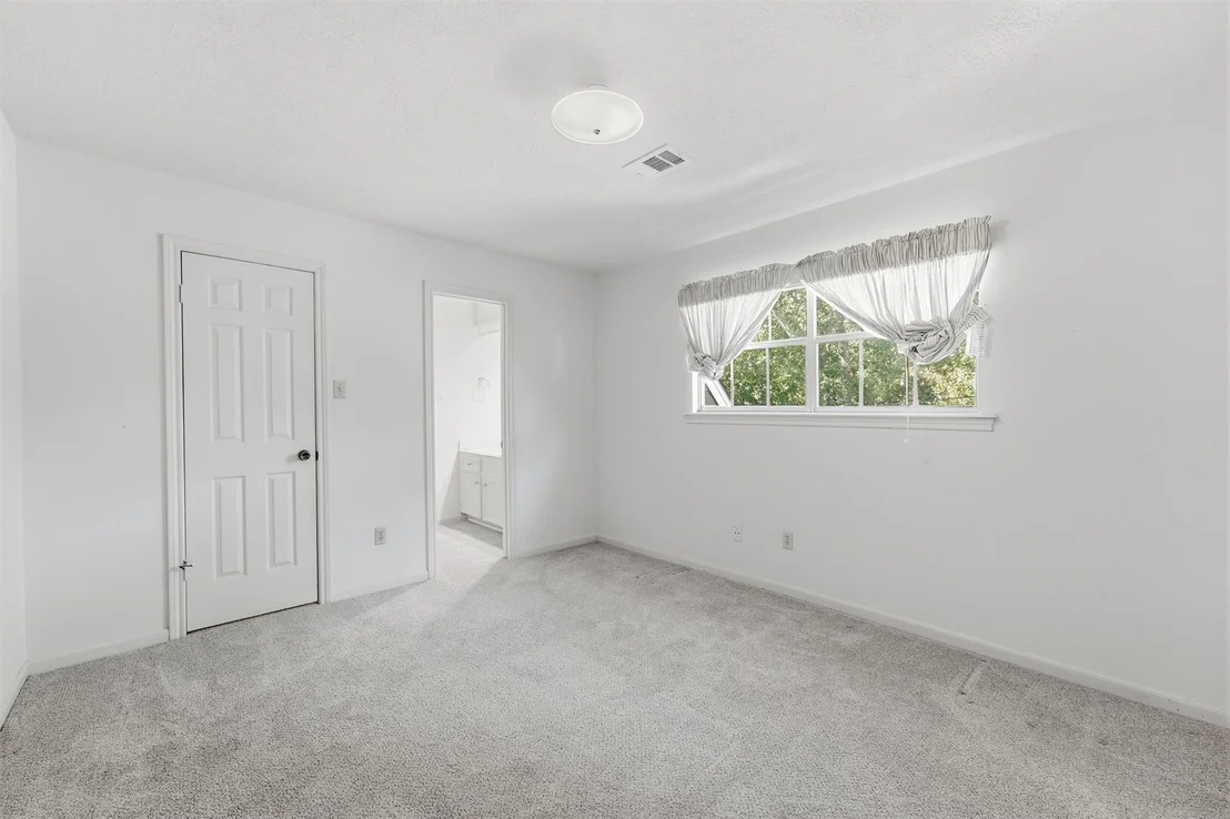 Photo of 16631 Wimbledon Forest Drive