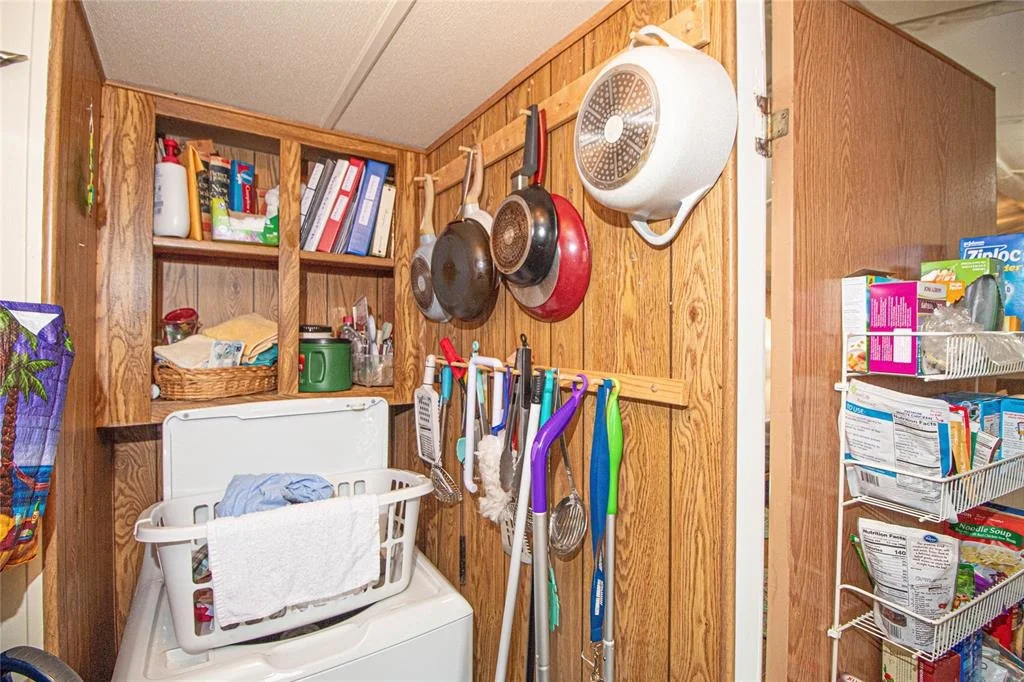 Photo of 305 Red Oak