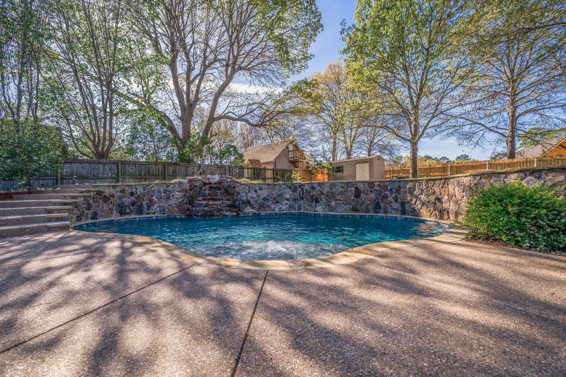 Photo of 104 Glen Rose Trail