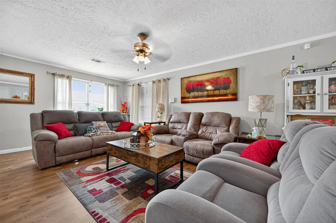 Photo of 702 Churchill Drive