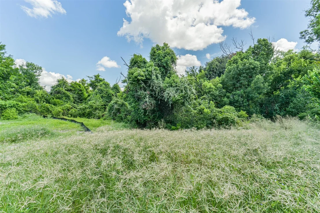 Photo of 2436 White Oak