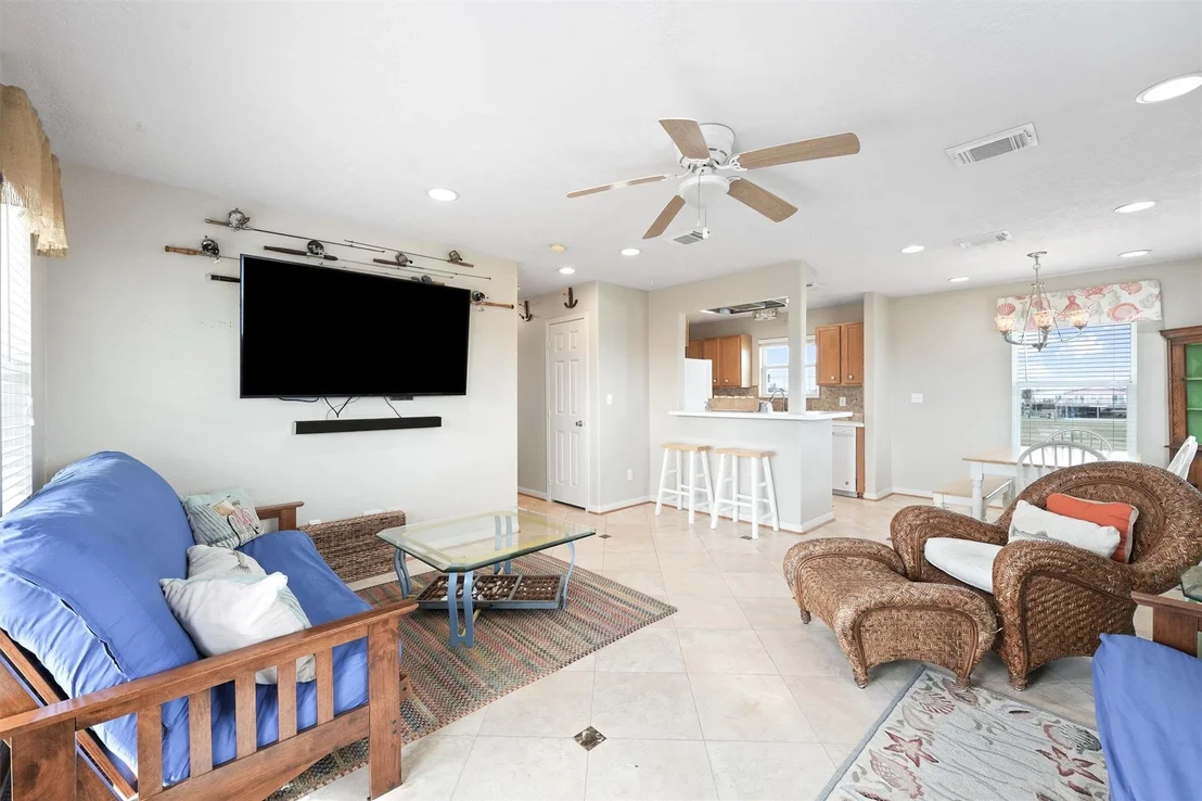 Photo of 904 Surf Drive