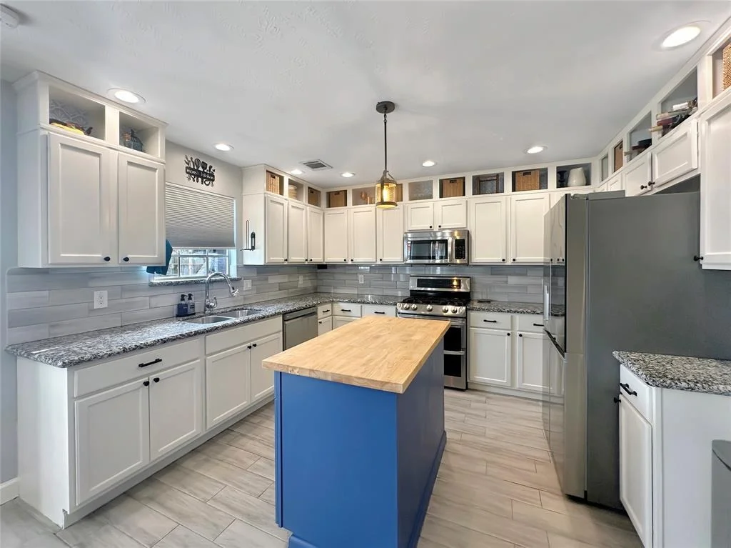 Photo of 23935 Scrivener Lane
