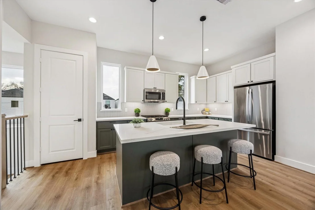 Photo of 526 Janisch Road