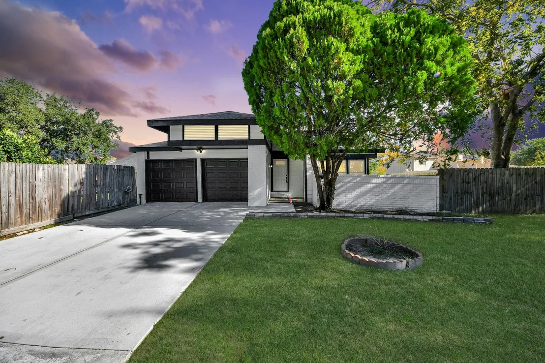 Photo of 2911 Meadowgrass Lane