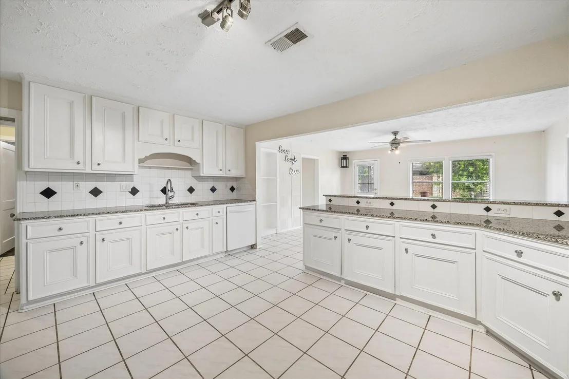 Photo of 6621 Westview