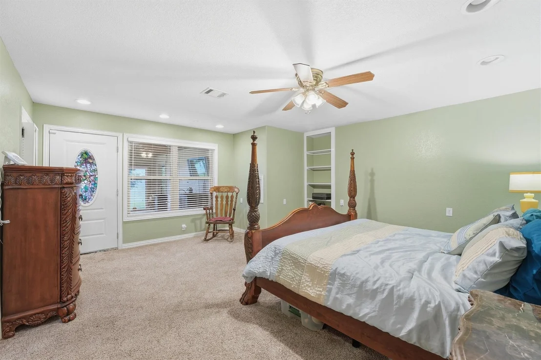Photo of 18327 Shoreline Drive