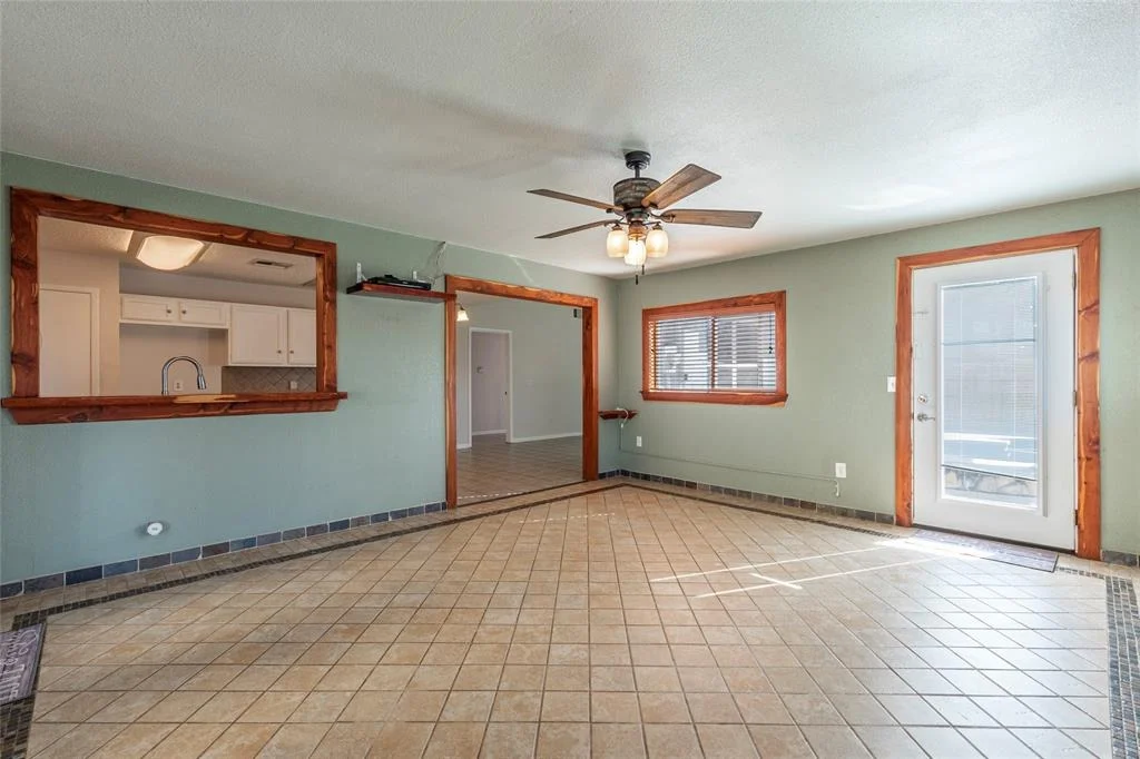 Photo of 2302 Parkview Drive