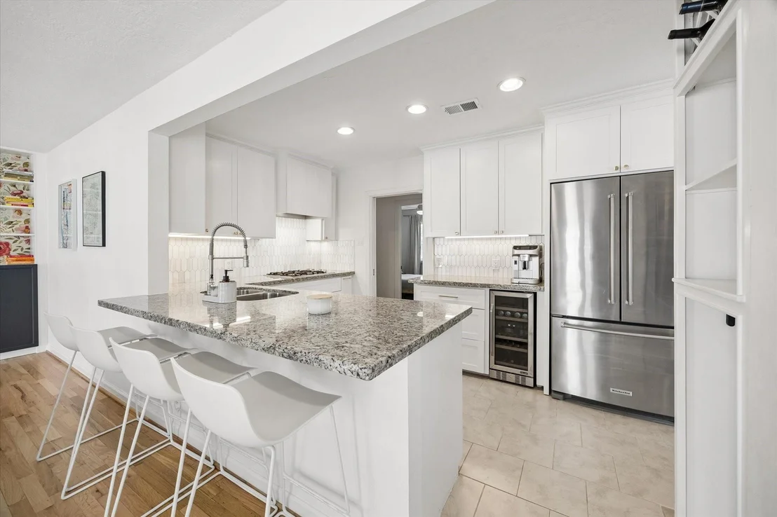 Photo of 1232 Chantilly Lane