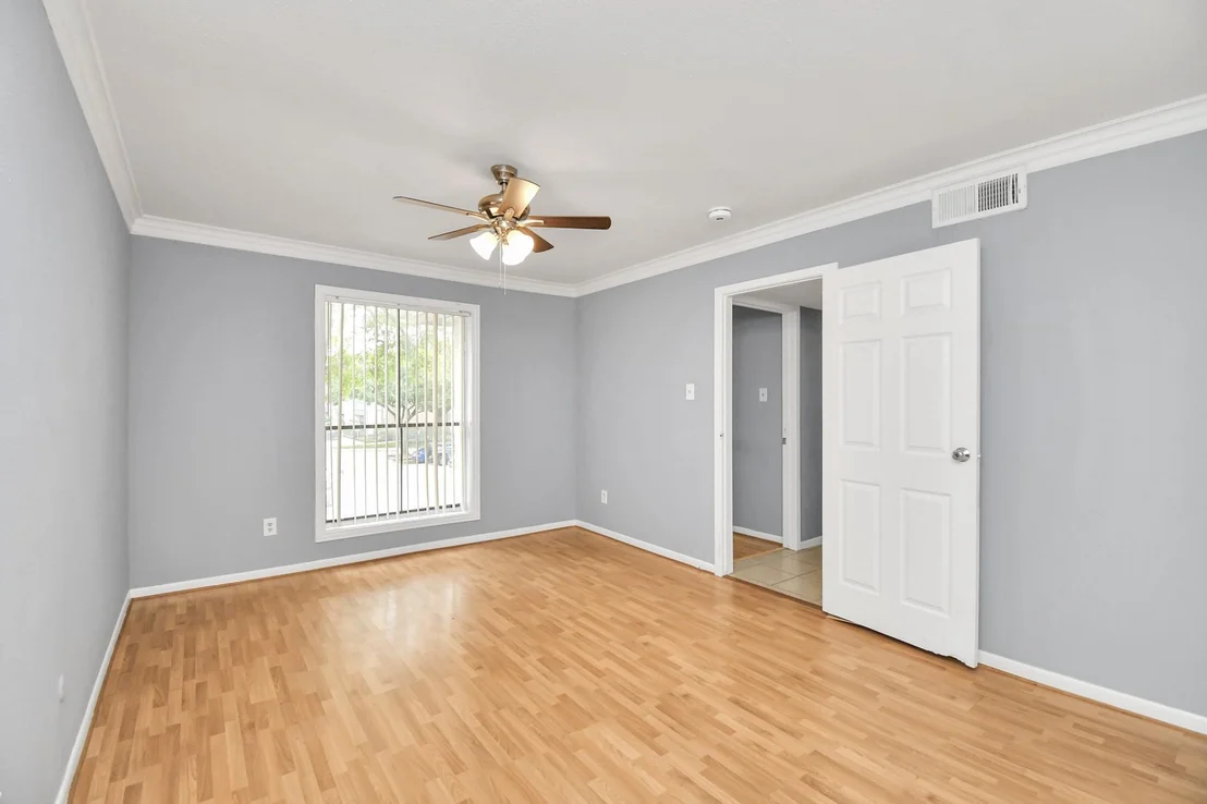 Photo of Unit 21 at 3065 Walnut Bend Lane