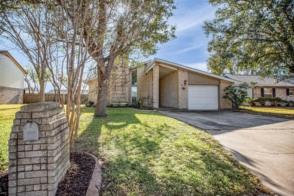 Photo of 120 Del Mar Drive