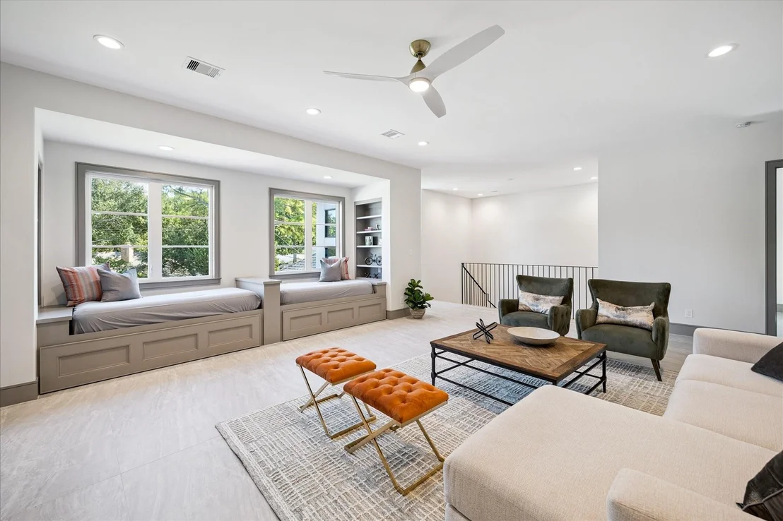 Photo of 526 Stoneleigh Drive
