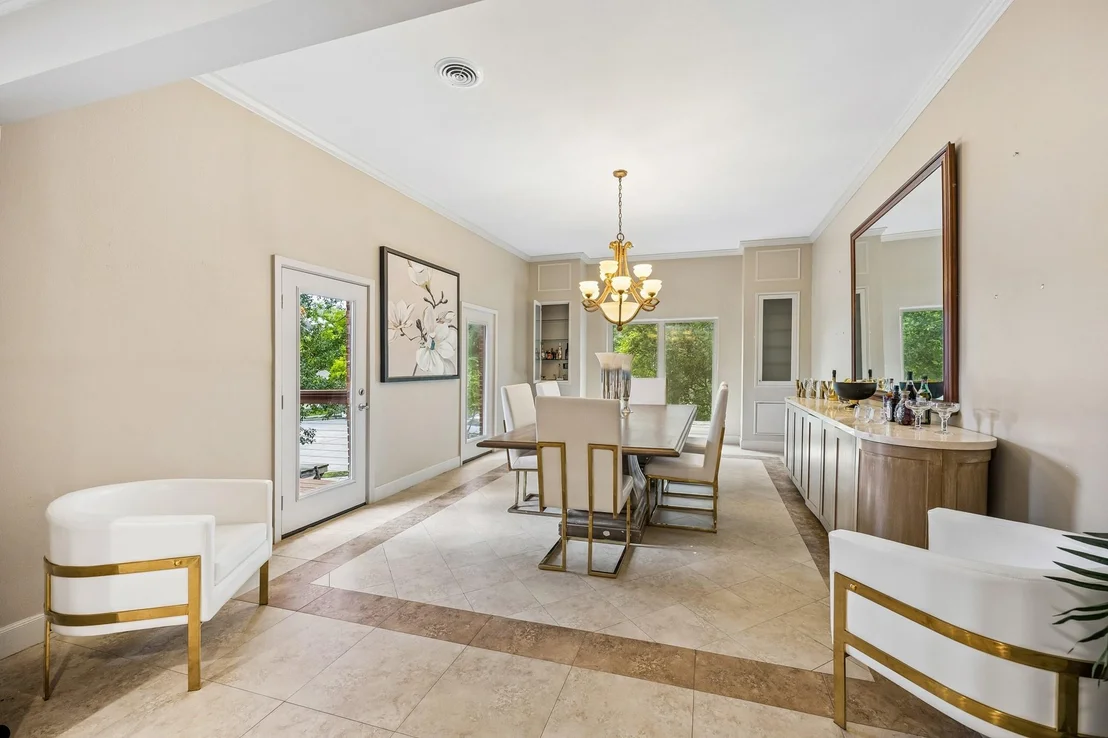 Photo of 9703 Oasis Drive