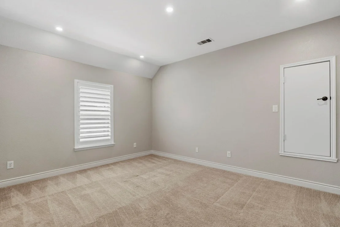 Photo of 155 W Wading Pond Circle