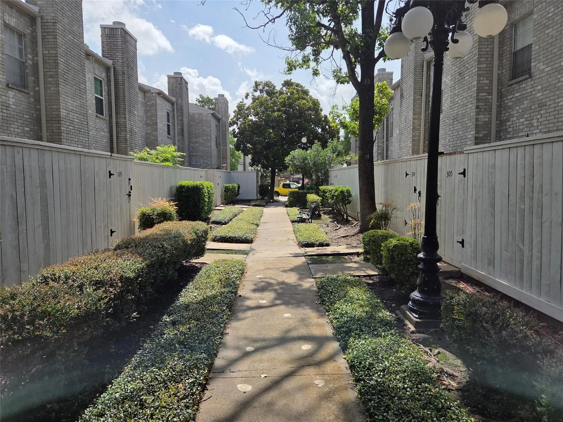Photo of Unit 106 at 3780 Tanglewilde Street