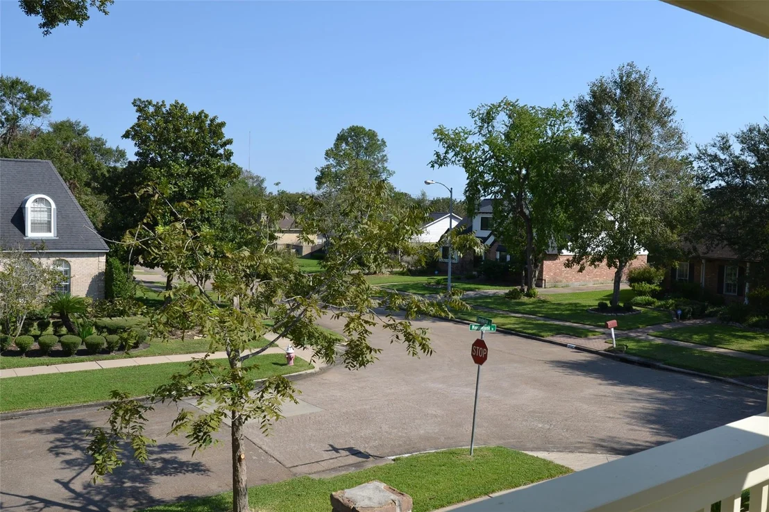 Photo of 1223 Longledge Drive