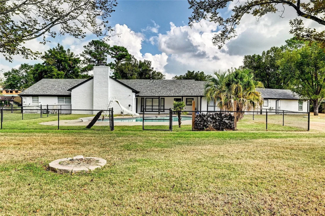 Photo of 6 Oak Hollow Circle