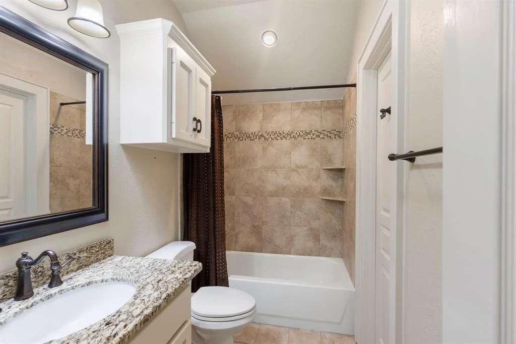 Photo of 63 N Wooded Brook Circle