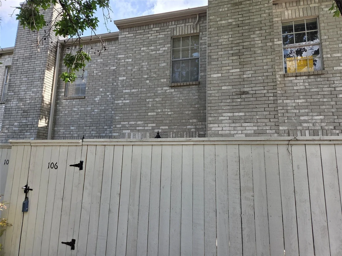 Photo of Unit 106 at 3780 Tanglewilde Street