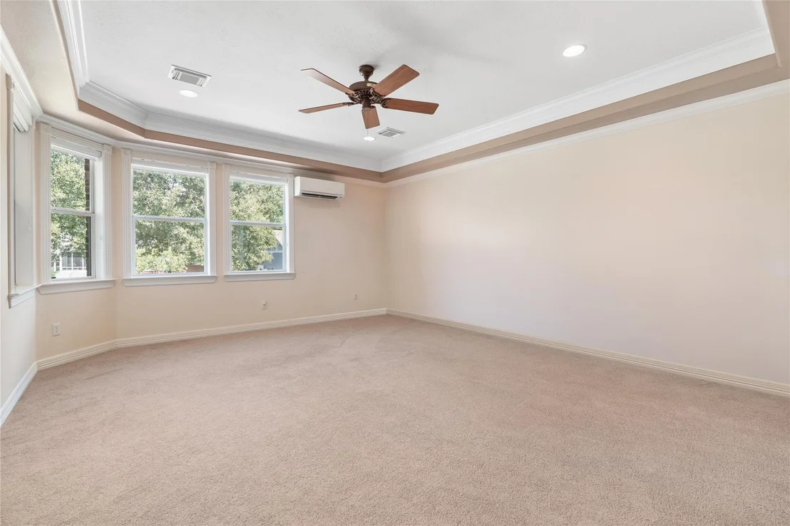 Photo of 5442 Lakeshore Drive