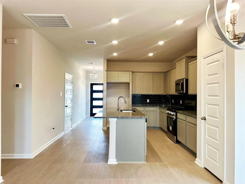 Photo of 805 Apple Blossom Drive