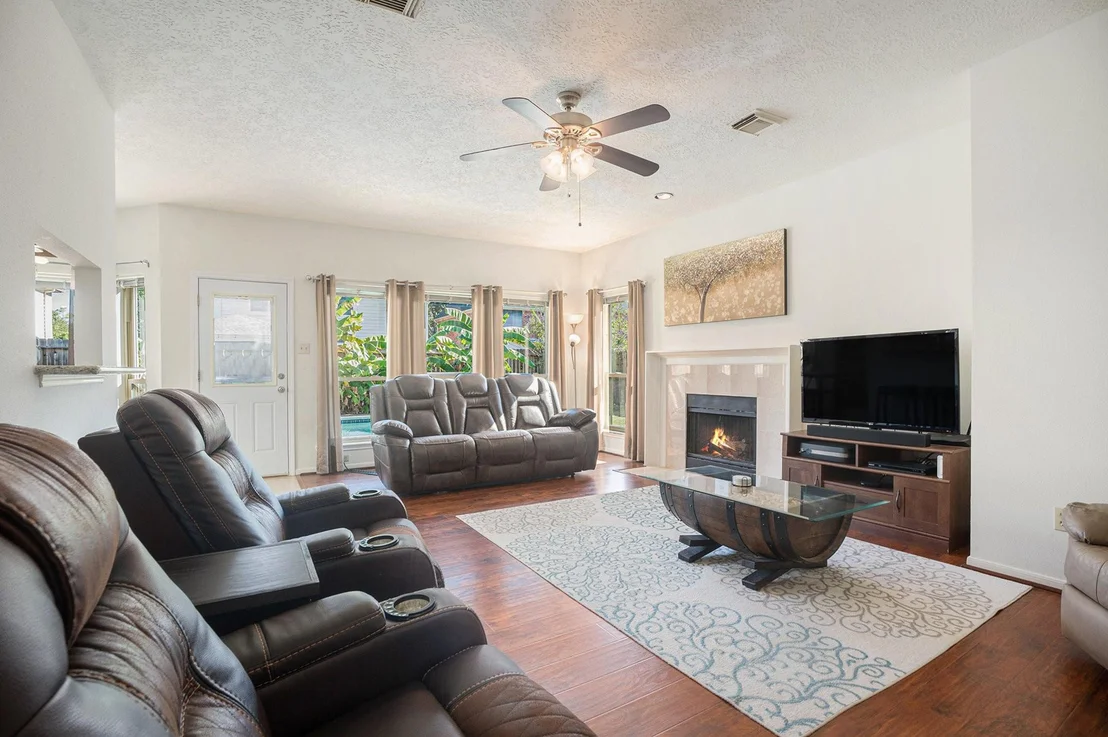 Photo of 1003 Glenview Drive