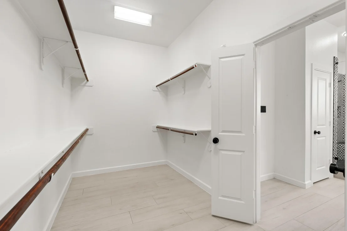 Photo of 6318 Wolf Run Drive
