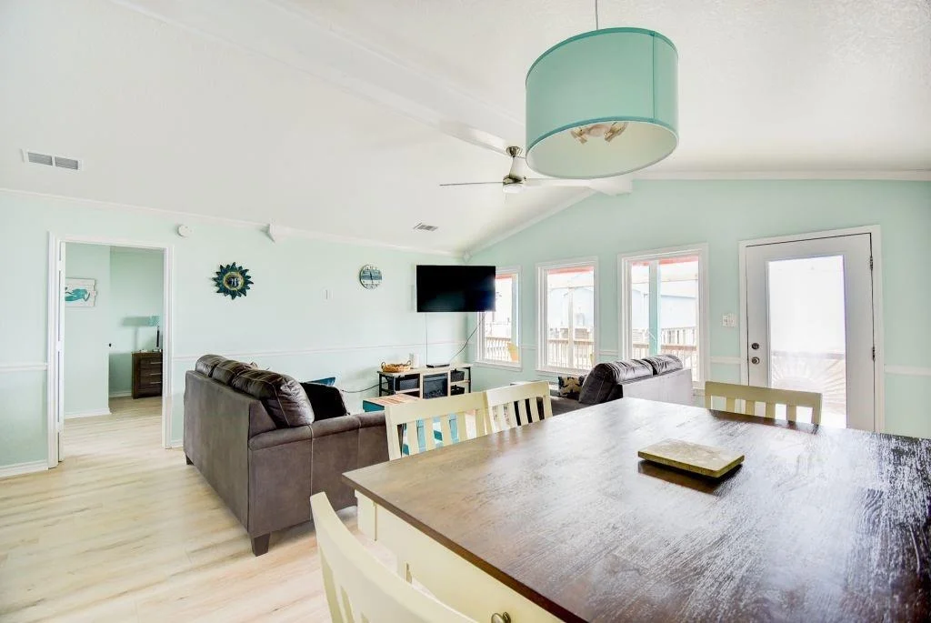 Photo of 1034 Bluewater Highway
