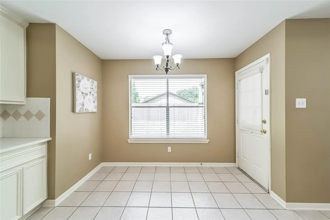 Photo of 22010 Kenlake Drive