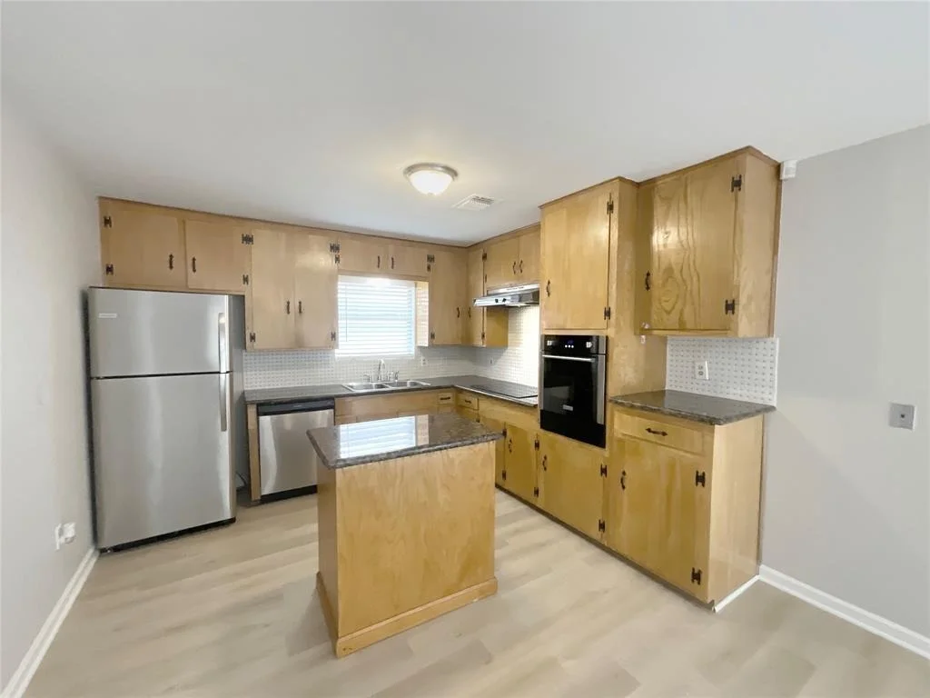 Photo of 225 Robin Street