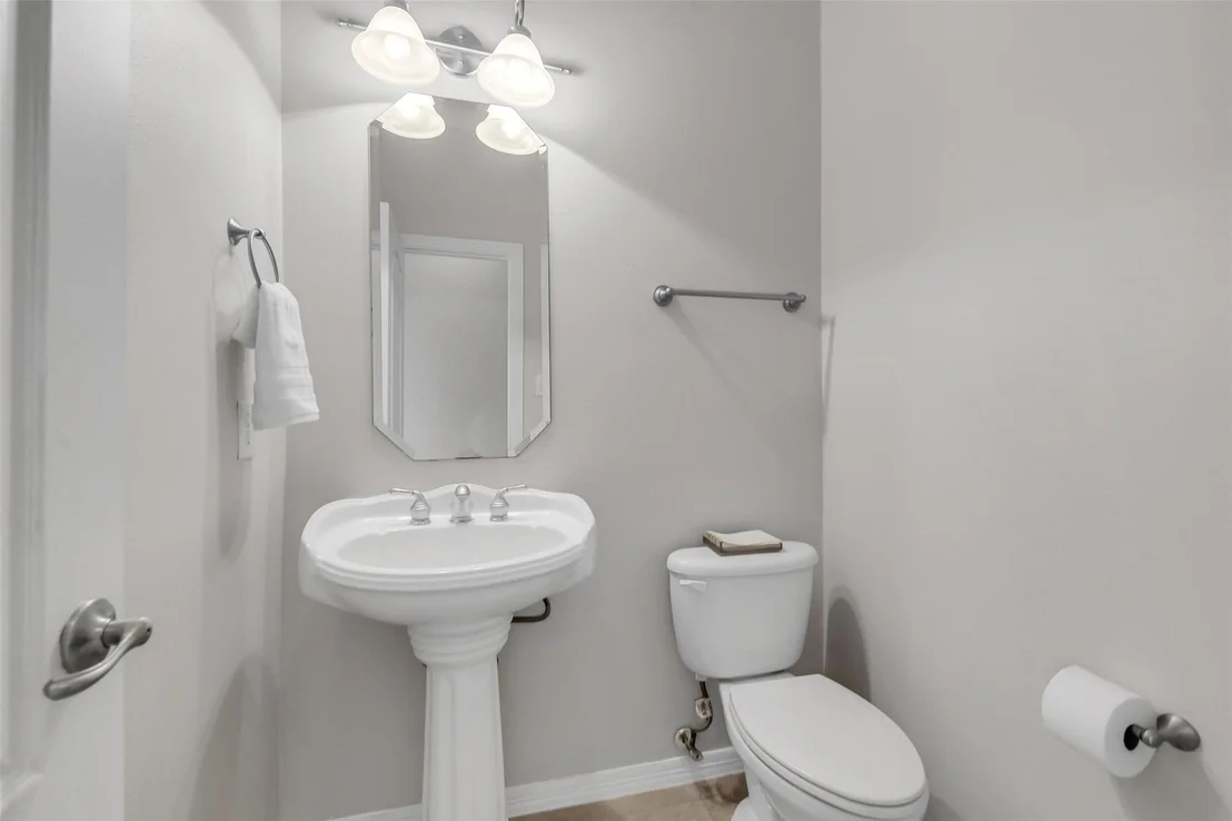 Photo of 14906 Windsor Manor