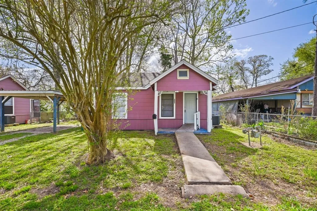 Photo of 606 E 4th Street
