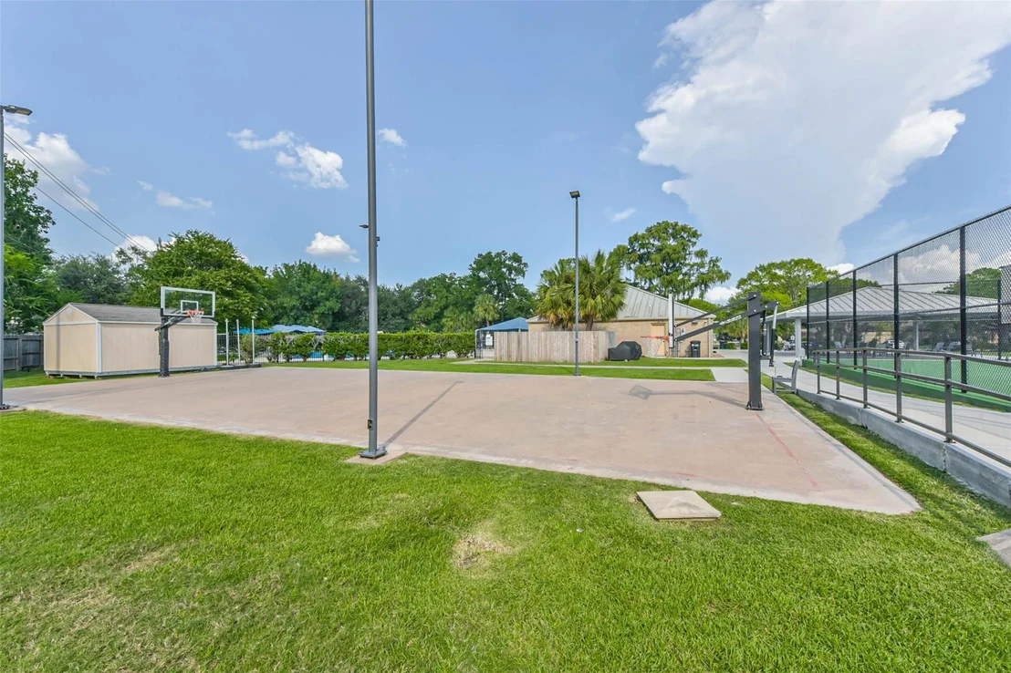 Photo of 11931 Riverview Drive
