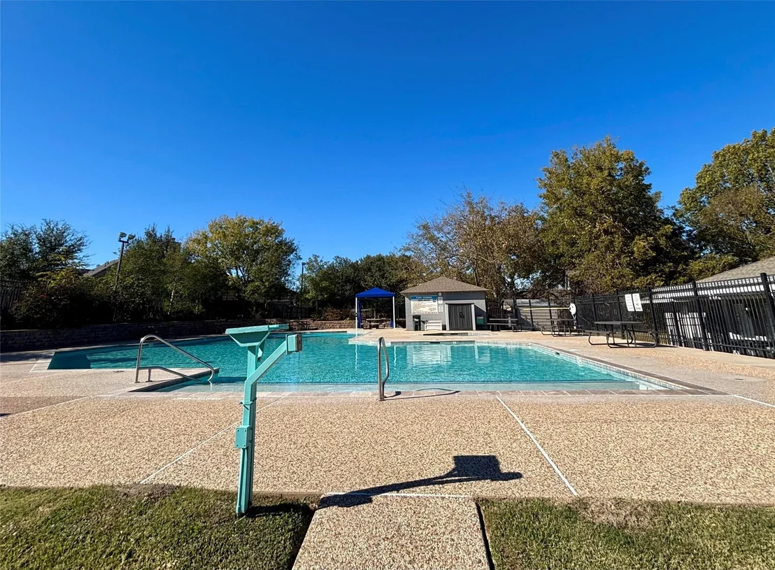 Photo of 805 Lake View Drive