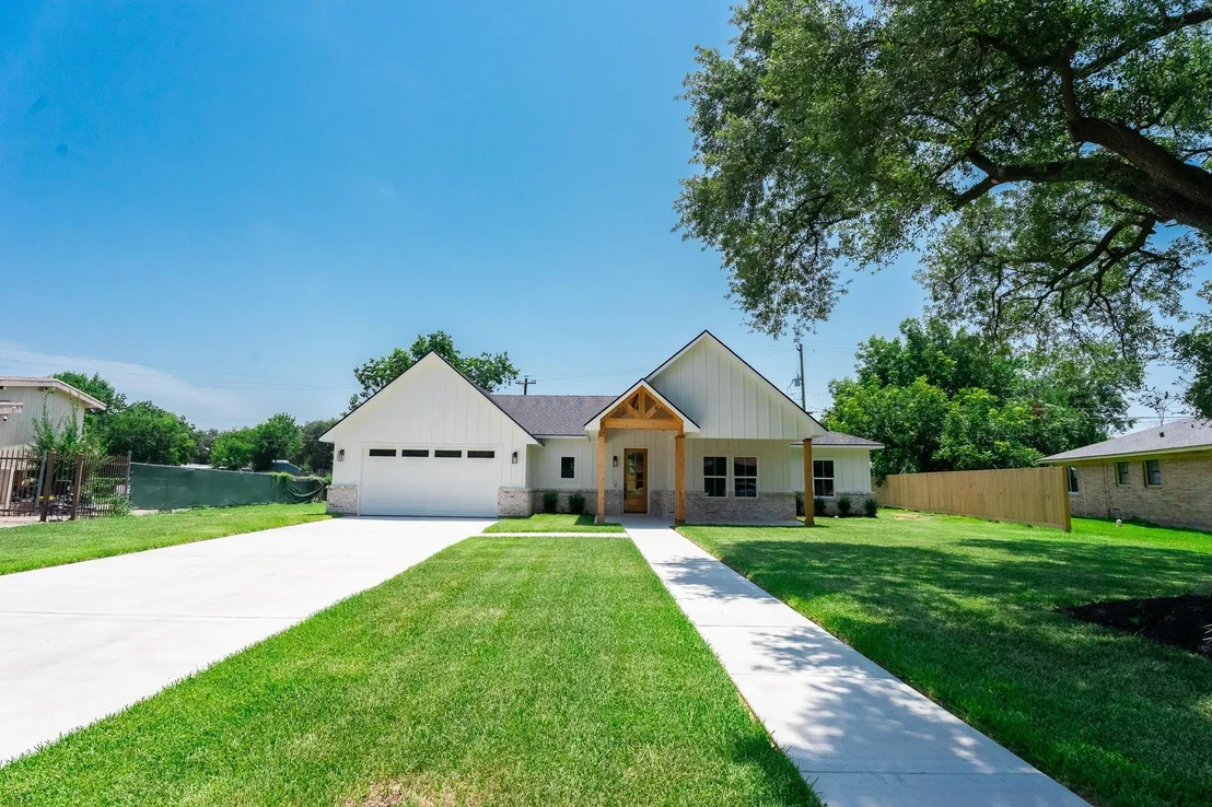 Photo of 1211 Cherokee Drive