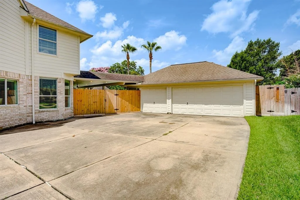 Photo of 10811 Silverado Trace Drive