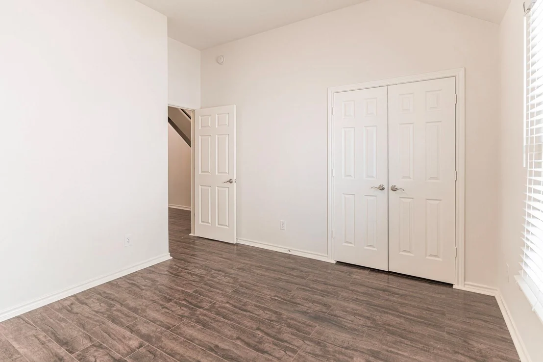 Photo of 1230 Riverchase Drive