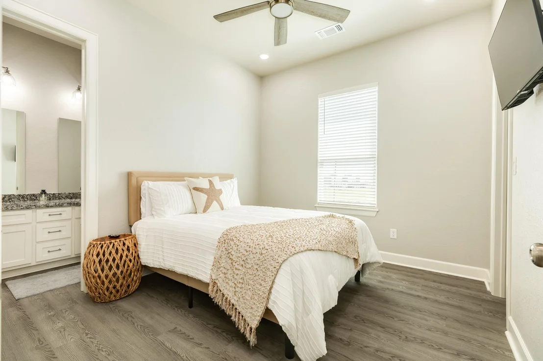 Photo of 4835 Bluewater Drive