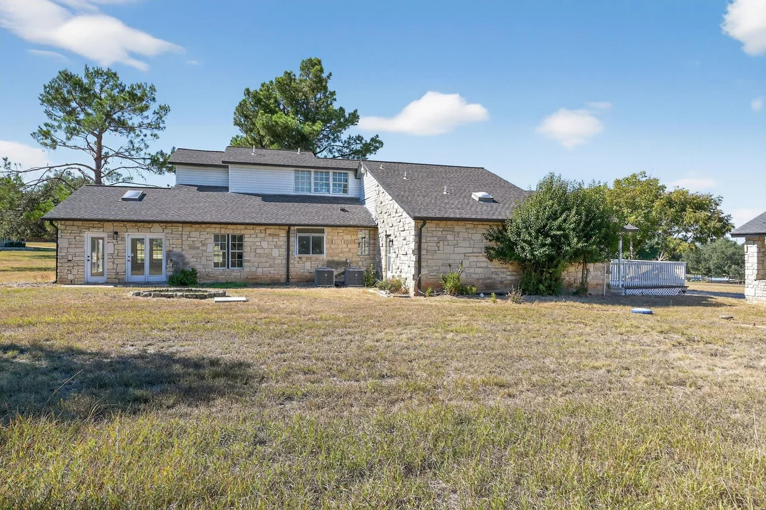 Photo of 300 Fawn Lane