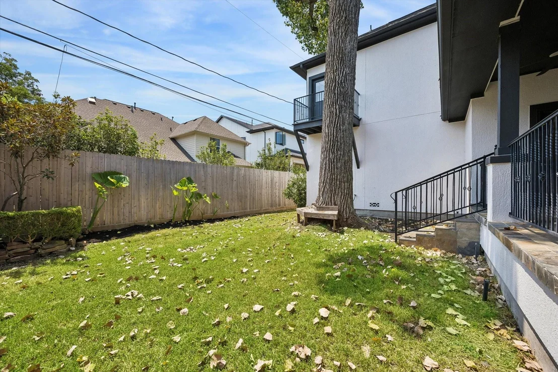 Photo of 4523 Maple Street